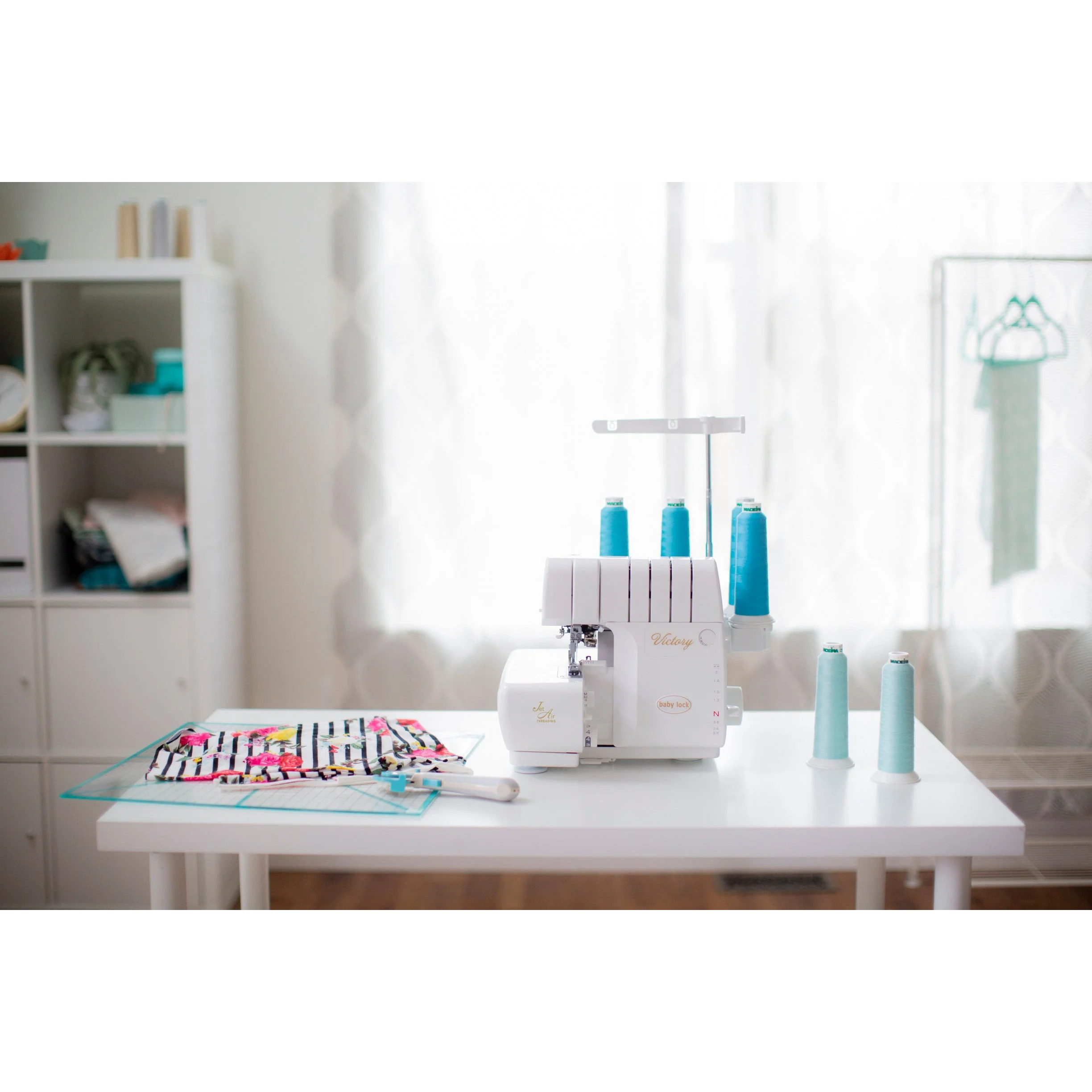 Baby Lock Victory Serger - Image 3