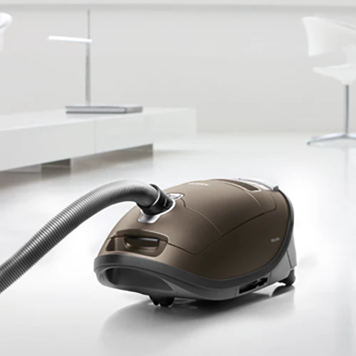 Miele Complete C3 Brilliant Canister Vacuum - Image 4