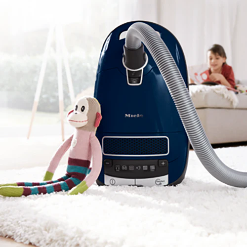 Miele Complete C3 Marin Canister Vacuum - Image 7